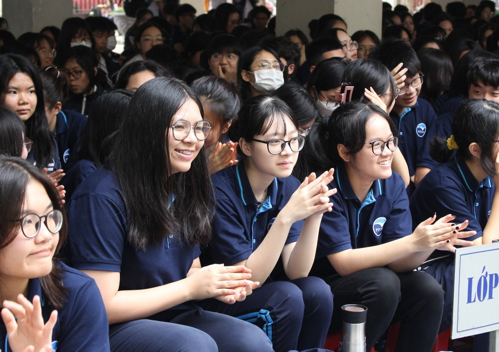 Thi vào lớp 10 trường THPT Chuyên Ngoại ngữ: Tỷ lệ 'chọi' cao nhất 1/10,7