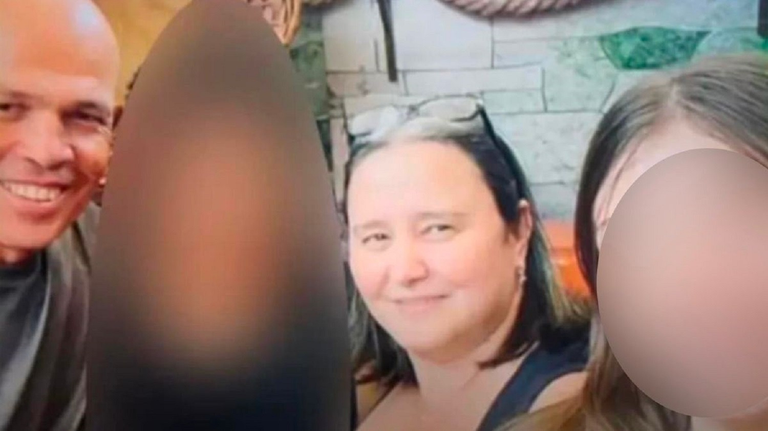  Bị tịch thu điện thoại, thiếu niên nổi điên bắn cả gia đình