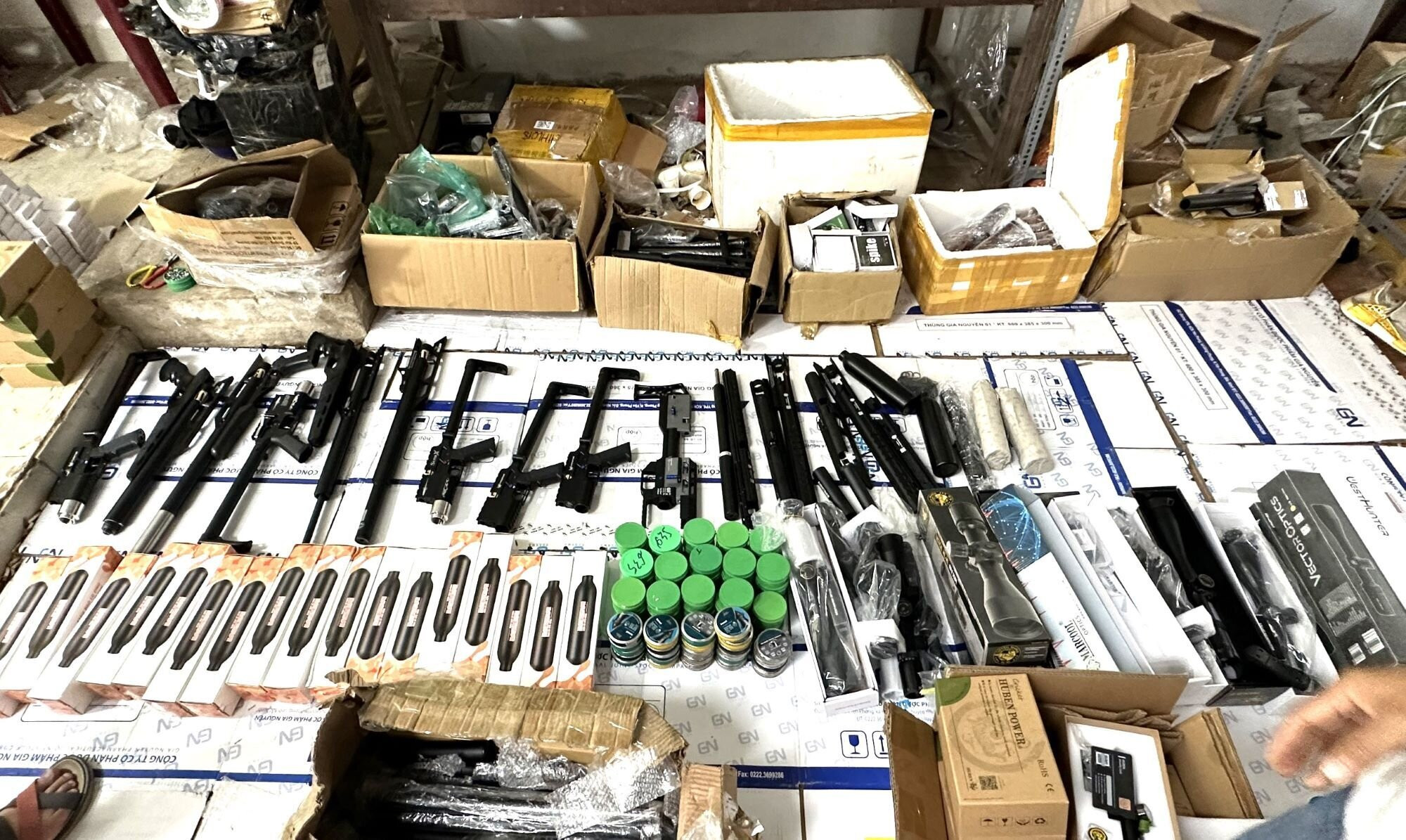 Mở xưởng chế tạo súng để bán, người đàn ông lĩnh án