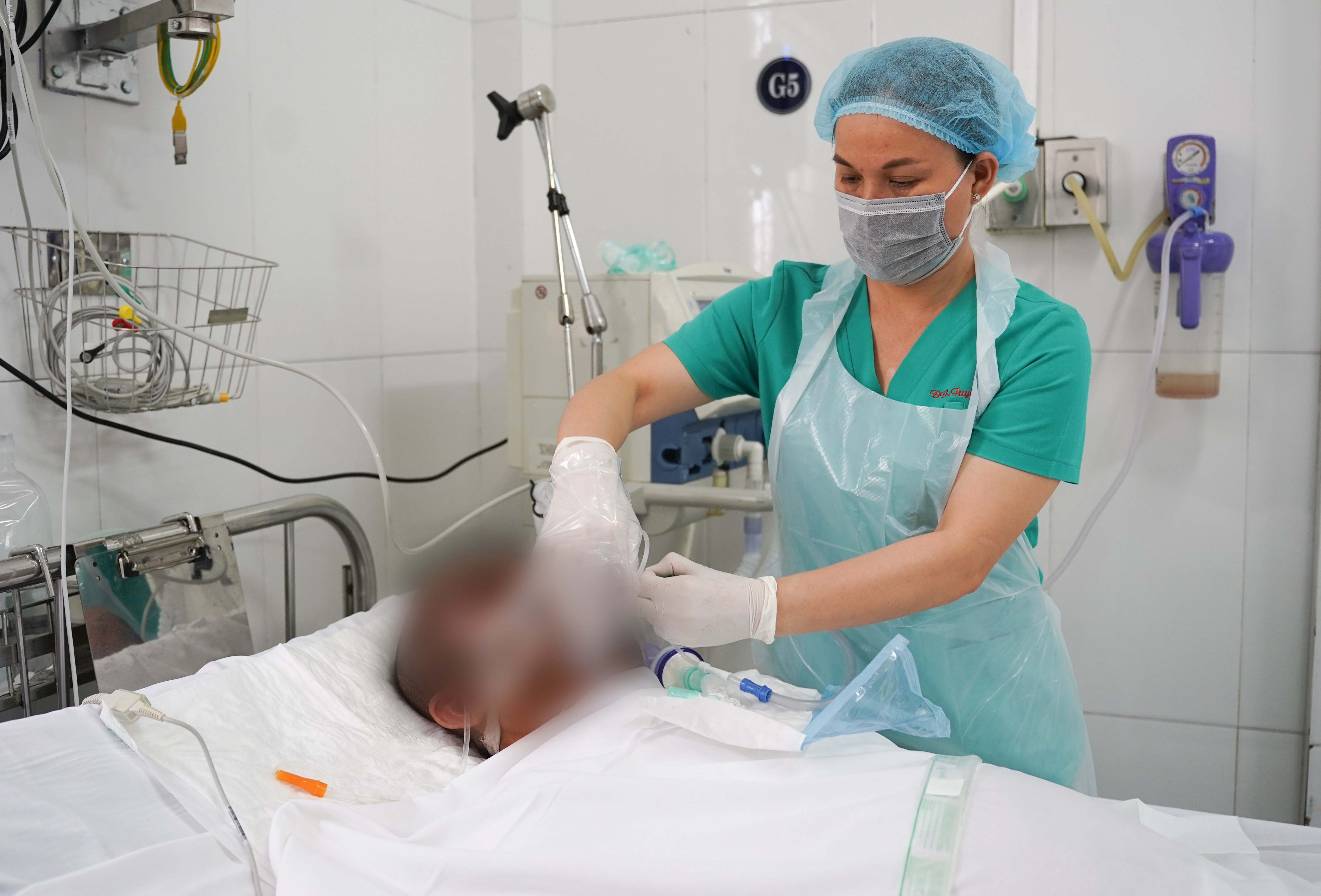 Vụ tạt axit làm 8 người thương vong: Sức khỏe nạn nhân hiện ra sao?