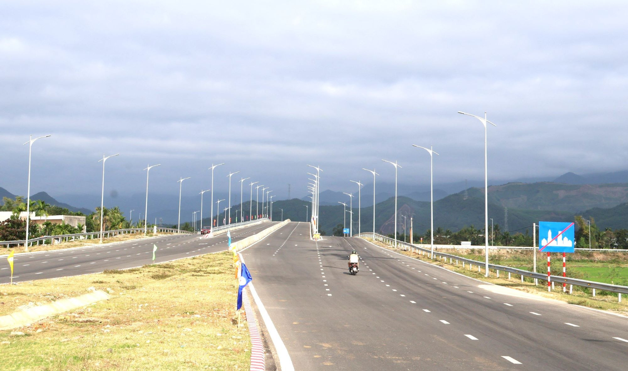 Làn xe cơ giới là gì?