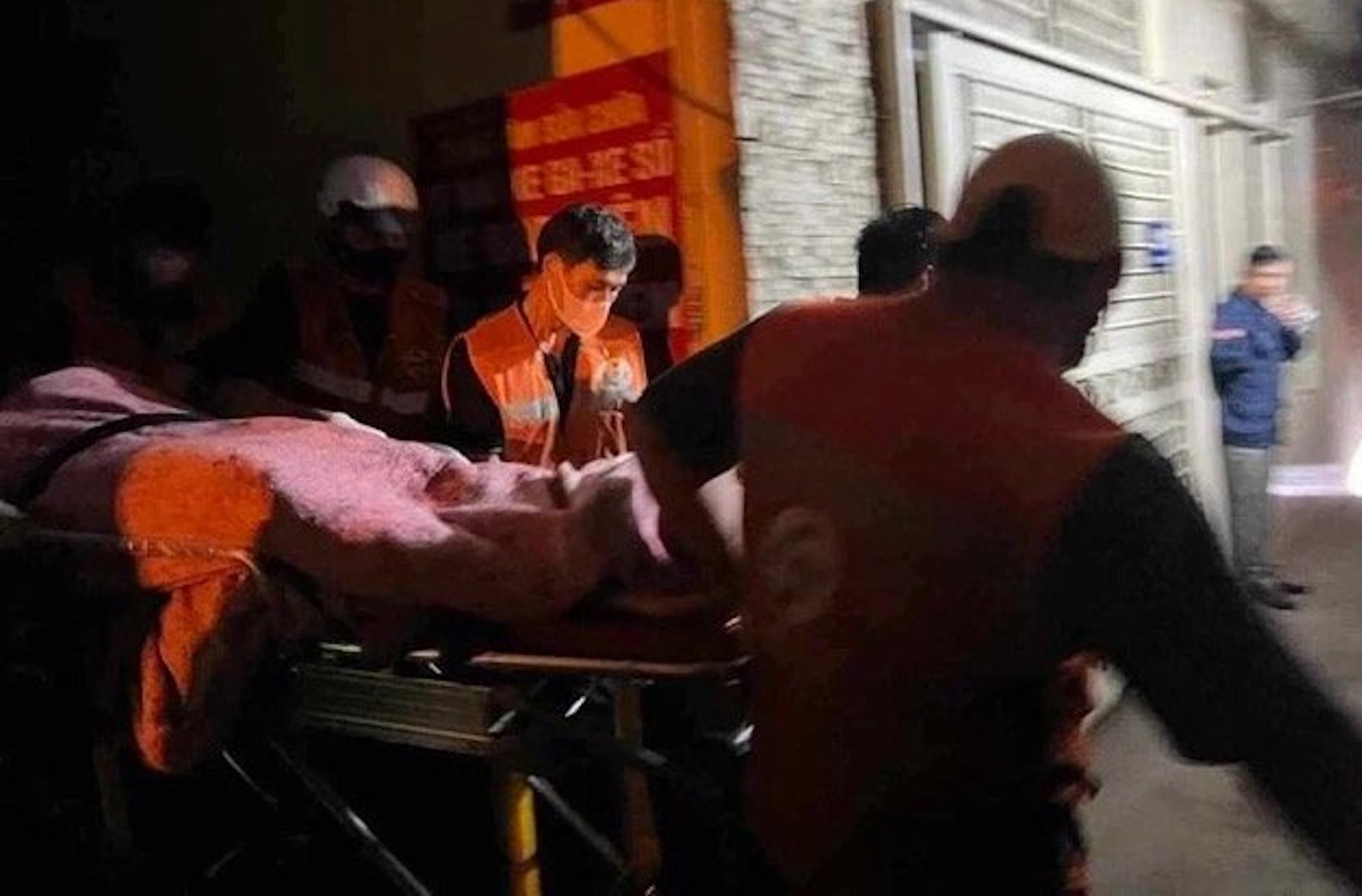 Bác sĩ cấp cứu vụ cháy ở Trung Kính ám ảnh '14 chiếc cáng không một ai sống sót'