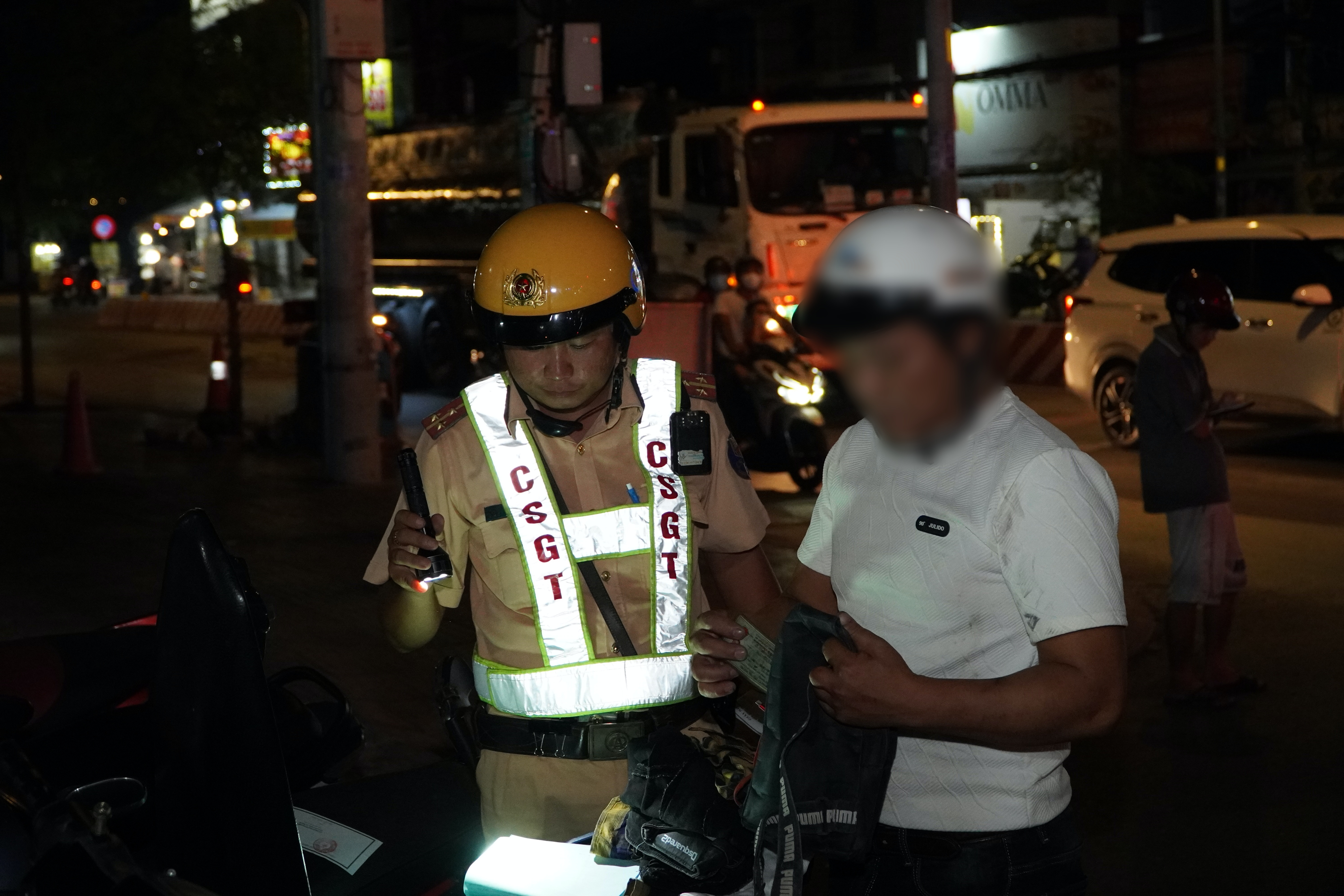 Nhiều tài xế TP.HCM vi phạm nồng độ cồn, có người nhậu gần 10 tiếng