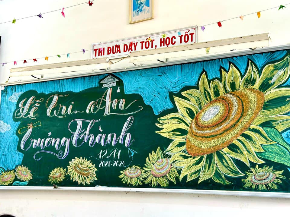 Loạt tranh bảng chia tay trường lớp cuối năm học gây sốt mạng hè 2024