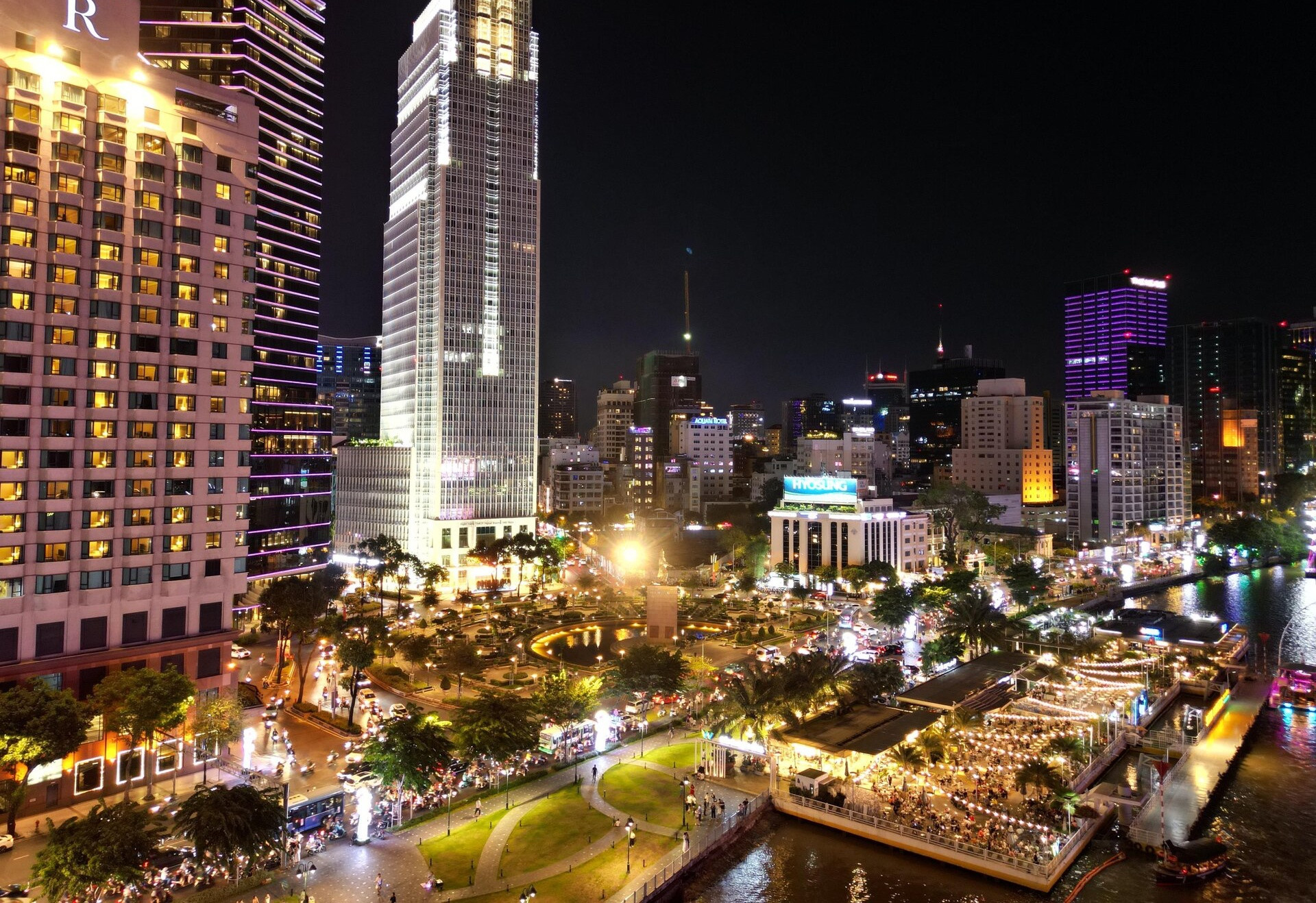 Cấm xe 29 tuyến đường để bắn pháo hoa ở Lễ hội sông nước TP.HCM