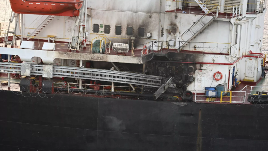 Houthi tấn công 3 tàu Mỹ, Israel