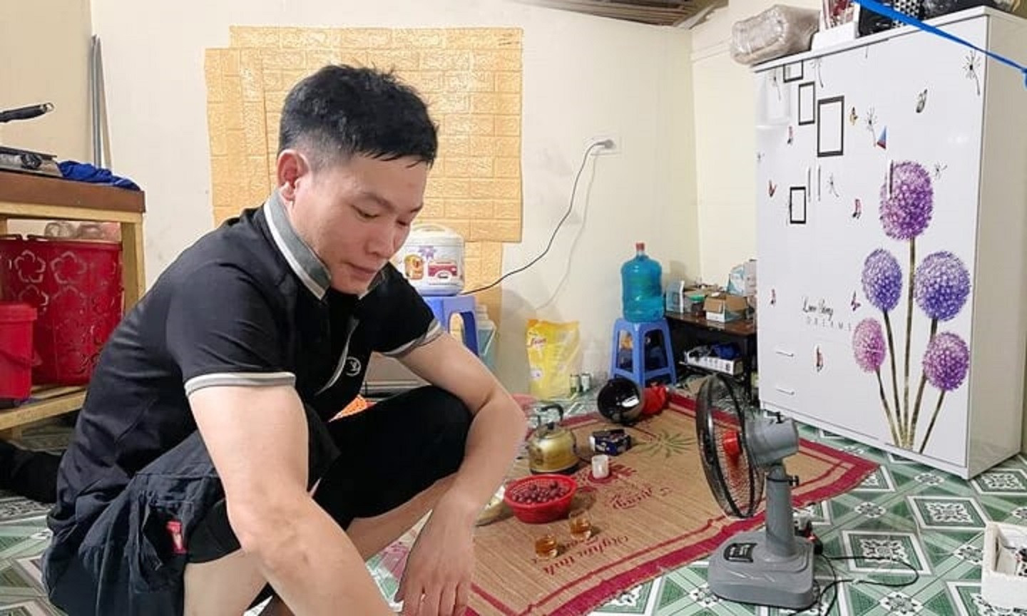 Giá hàng hóa Hà Nội đắt đỏ, công nhân rời phố về quê