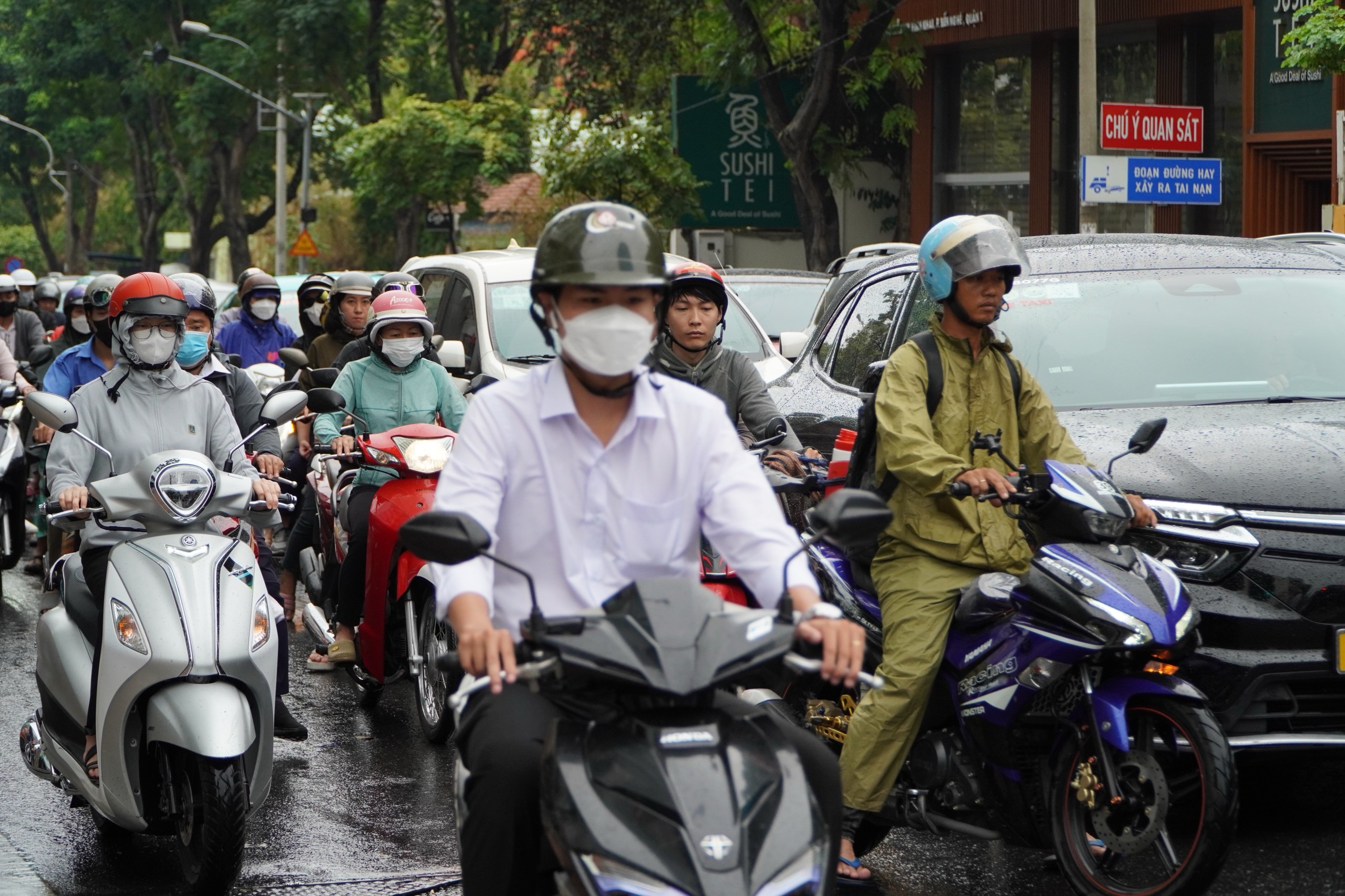 Dự báo thời tiết TP.HCM 29/5: Trời nắng, nền nhiệt 33 độ C