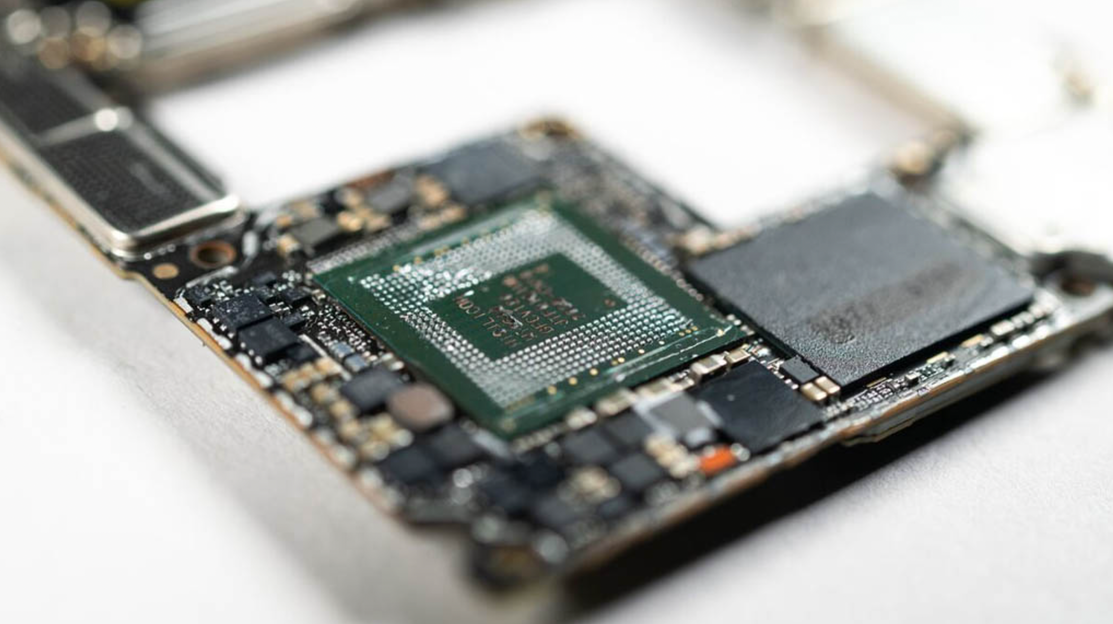 Bị Mỹ cấm vận, Huawei cải tiến công nghệ cũ sản xuất chip 3nm