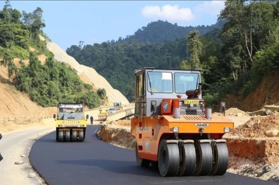 Di dời đường điện cao thế phục vụ thi công cao tốc Hòa Liên - Túy Loan