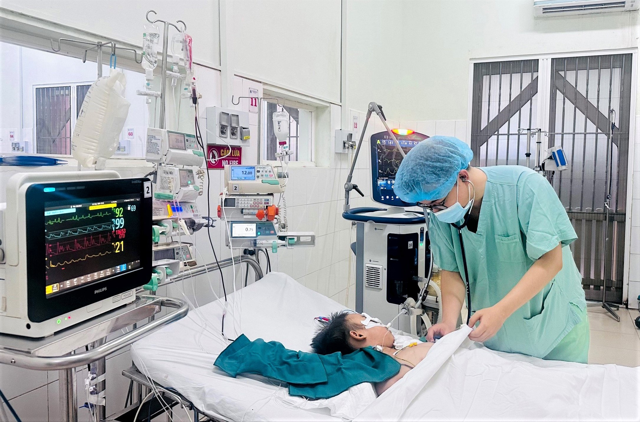 Cứu sống bệnh nhi bị viêm cơ tim tối cấp