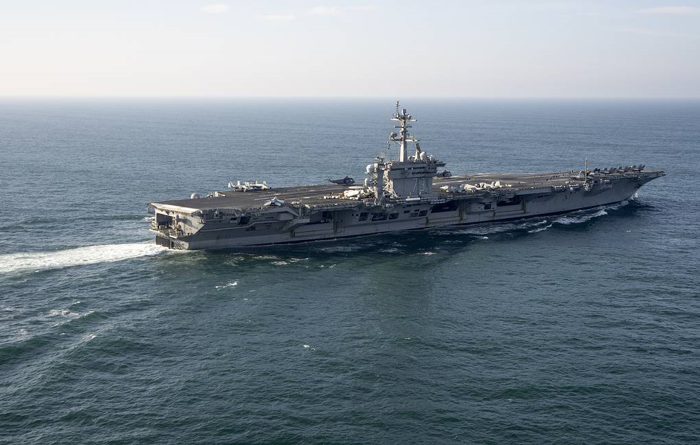 Houthi liên tiếp tấn công tàu sân bay Mỹ trên Biển Đỏ