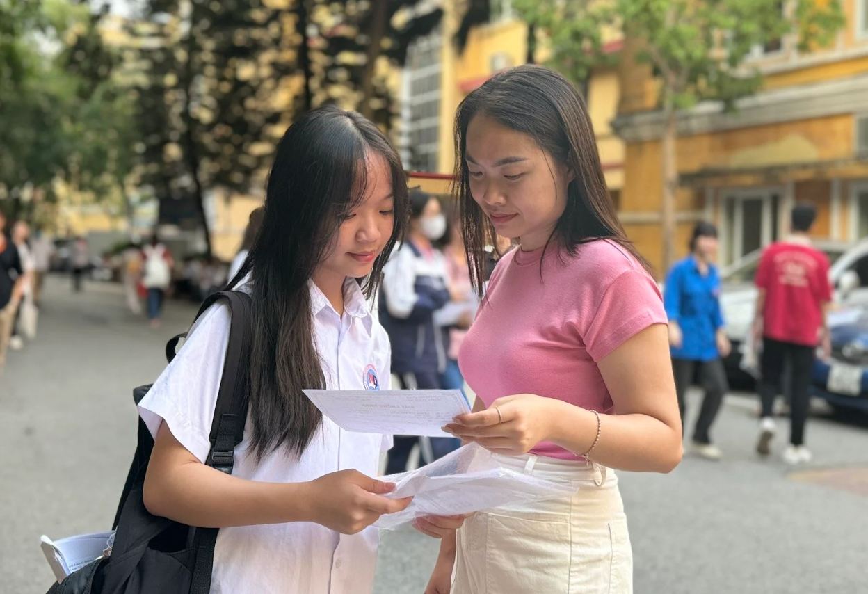 Đề thi môn Lý, Hóa vào lớp 10 THPT chuyên Khoa học Tự nhiên Hà Nội