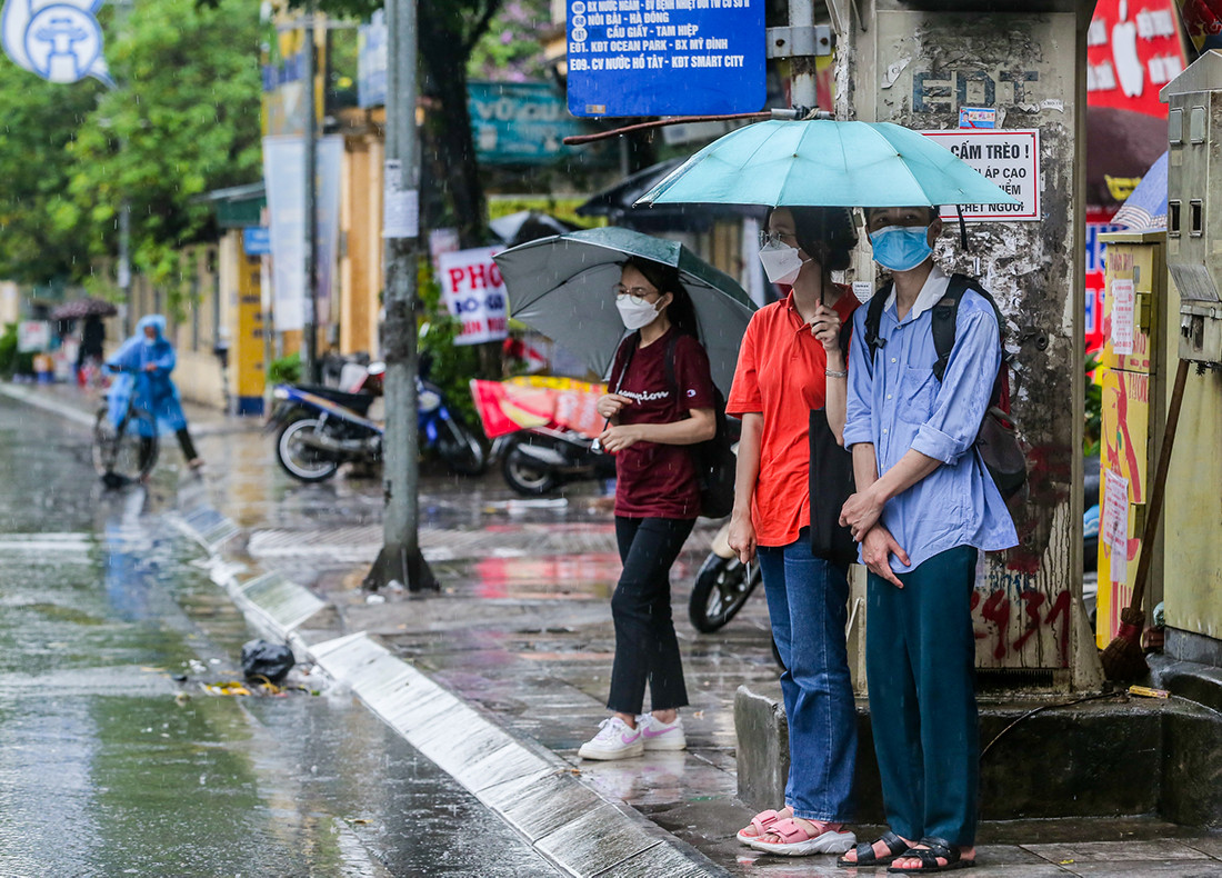 Thời tiết Hà Nội dịp thi vào lớp 10: Trời mát mẻ, mưa dông nhiều