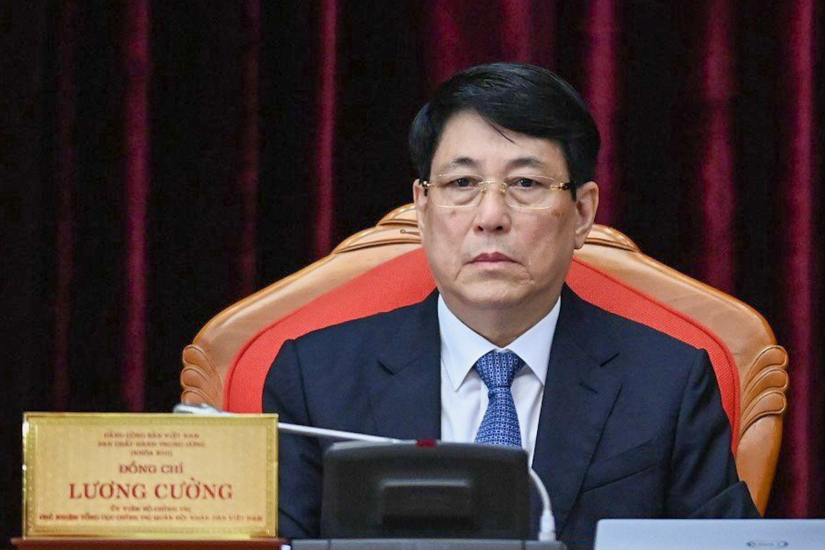 Bộ Chính trị: Cán bộ cố tình đùn đẩy, né tránh trách nhiệm sẽ bị tạm đình chỉ công tác