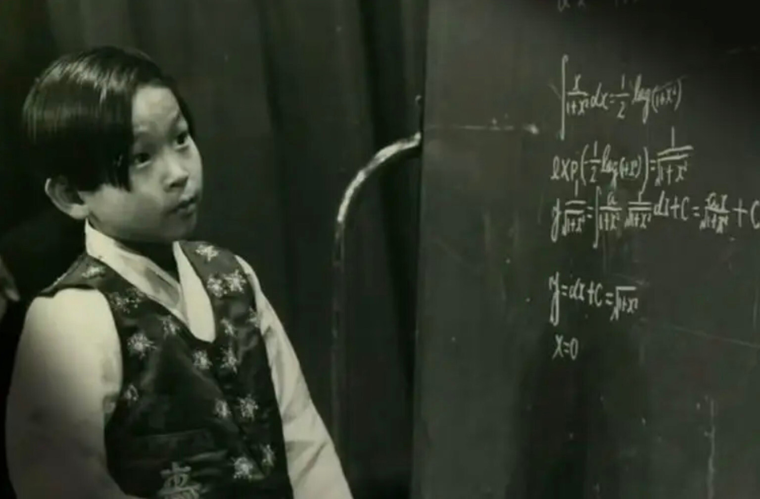 Bi kịch của thần đồng IQ cao hơn Albert Einstein, làm việc ở NASA năm 8 tuổi 