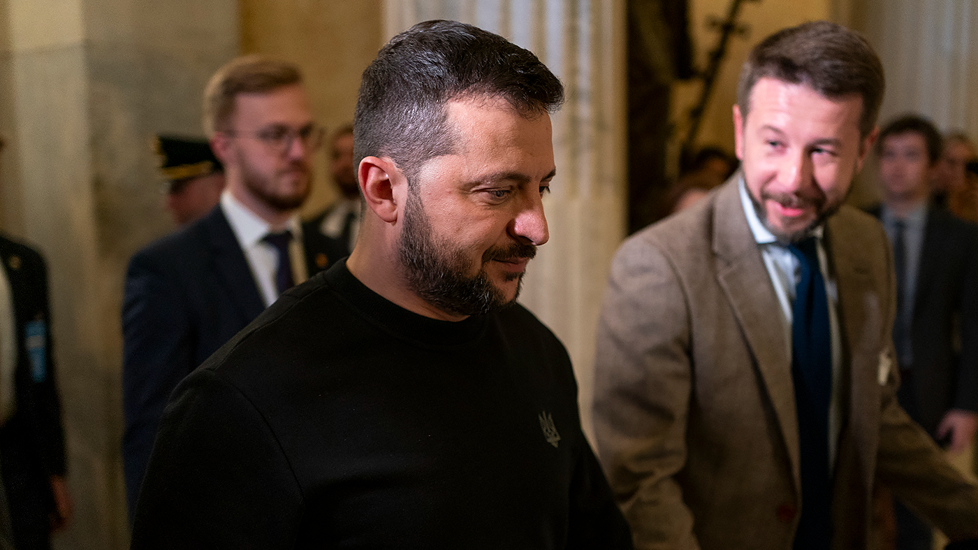 Tỷ lệ tín nhiệm ông Zelensky tiếp tục xuống thấp kỷ lục