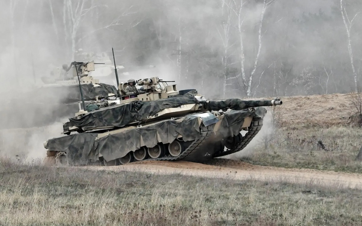 Cận cảnh máy bay không người lái Nga 'săn lùng' xe tăng Abrams