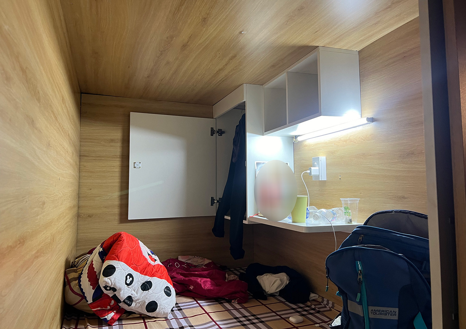 Nghẹt thở sống trong 'hộp ngủ' 2 mét vuông ở TP.HCM