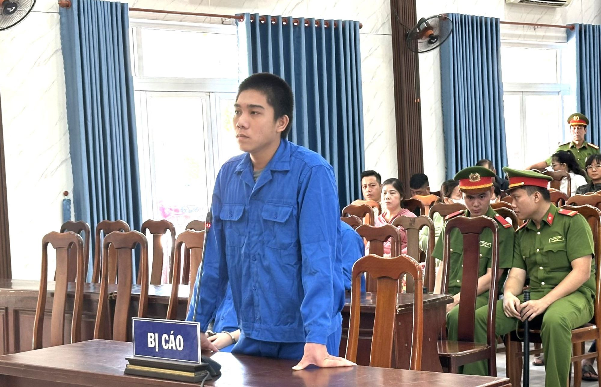 Cướp giật hơn 800 nghìn đồng, thanh niên đầu thú vì thấy hối hận