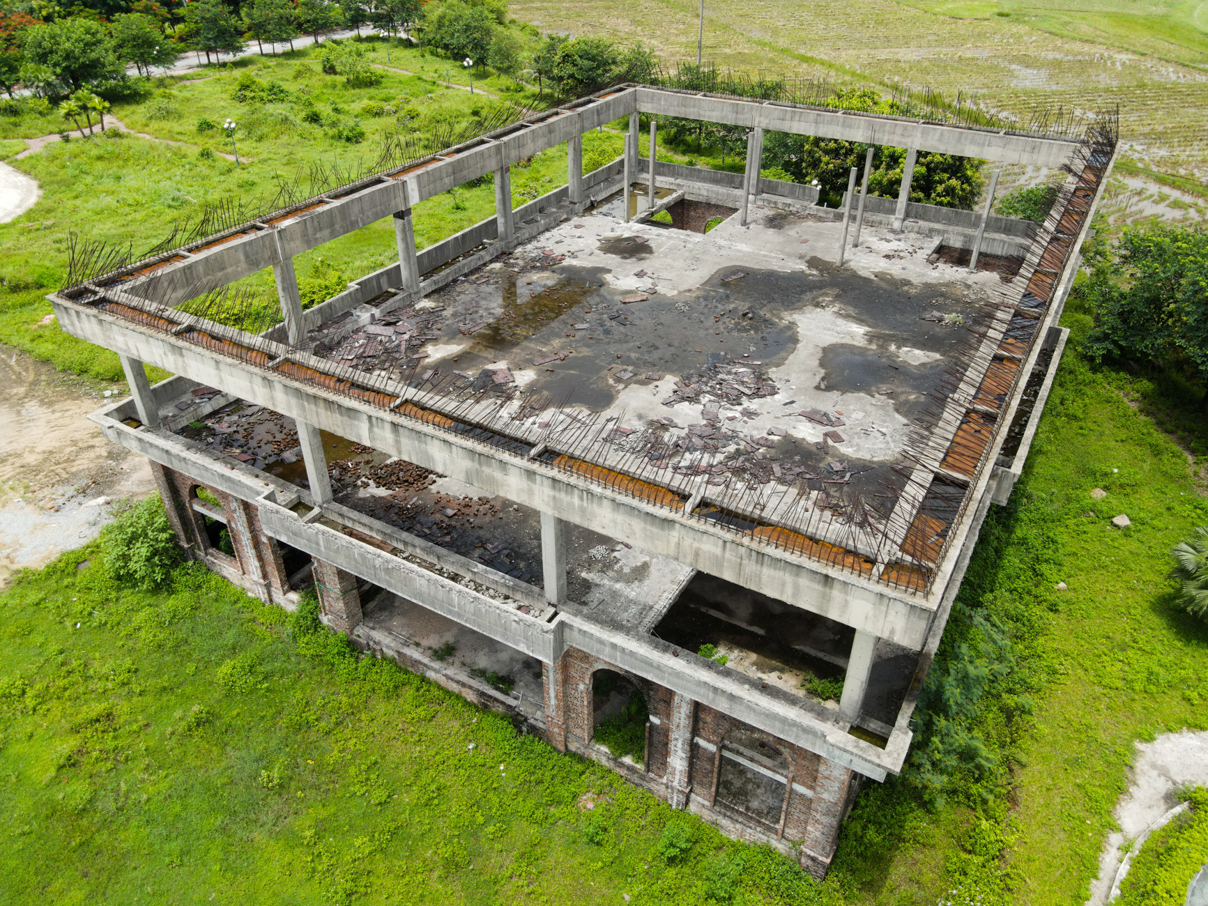 Sắt thép chỏng chơ tại dự án khu đô thị ở Hà Tĩnh 6 năm vẫn 'nằm trên giấy'