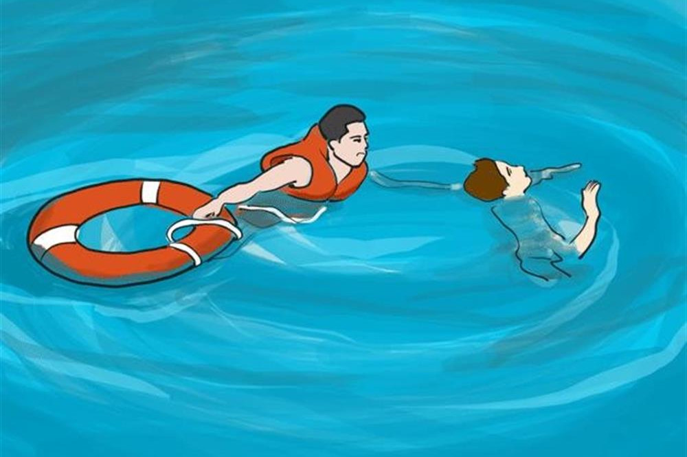 Hai bác sĩ cứu bé gái 5 tuổi đuối nước ở bể bơi