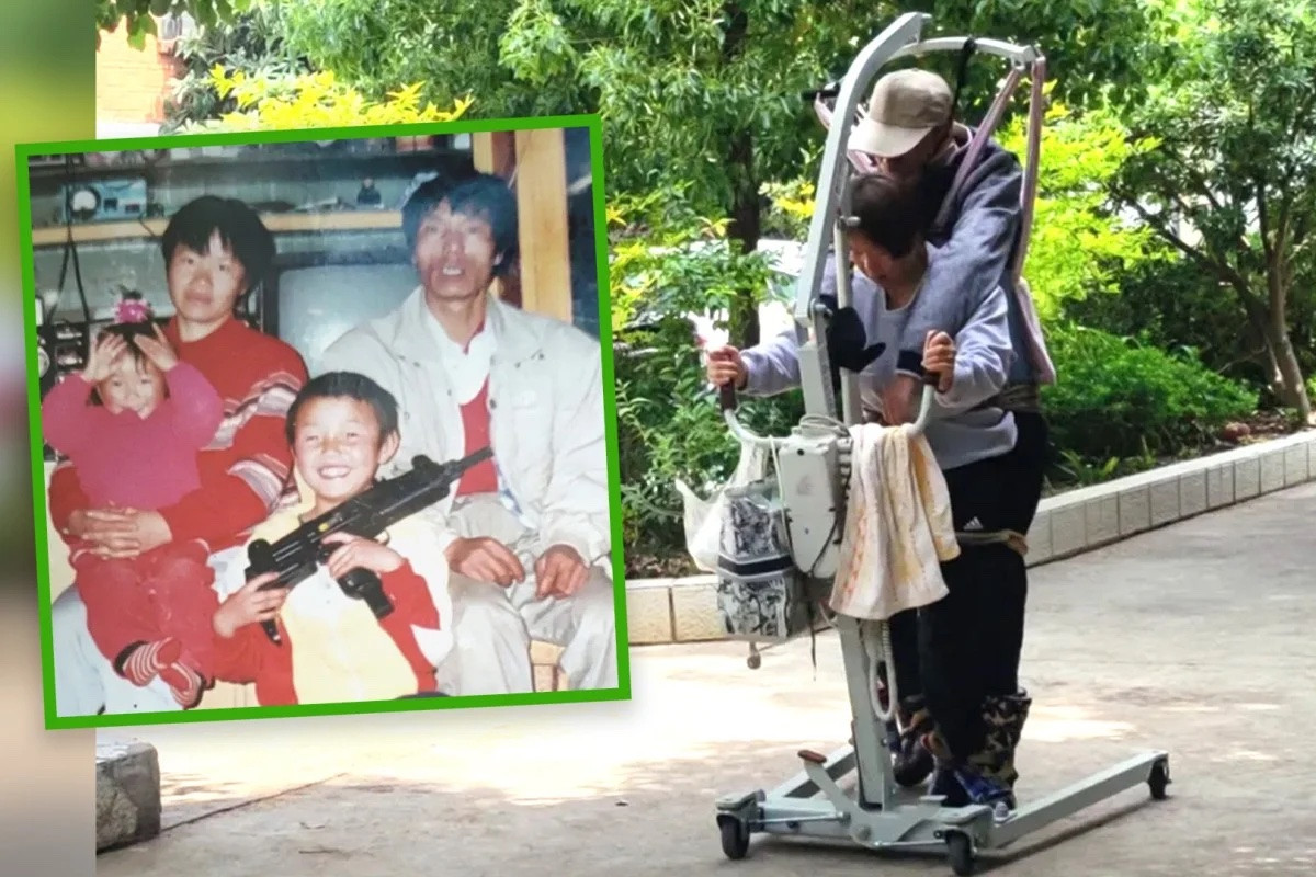 Mẹ già U70 cõng con trai cao 1,82m suốt 5 năm, cố tập cho con đi bộ