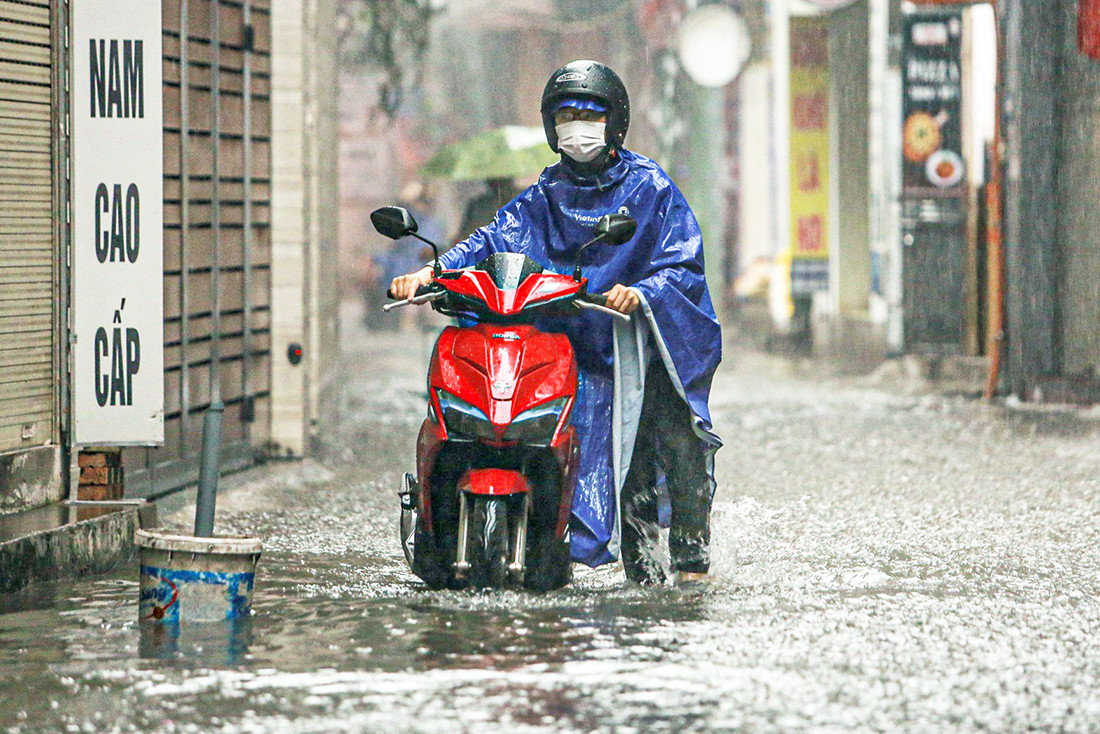Dự báo thời tiết ngày mai 24/6: Mưa dông từ Bắc vào Nam, nhiều nơi mưa to