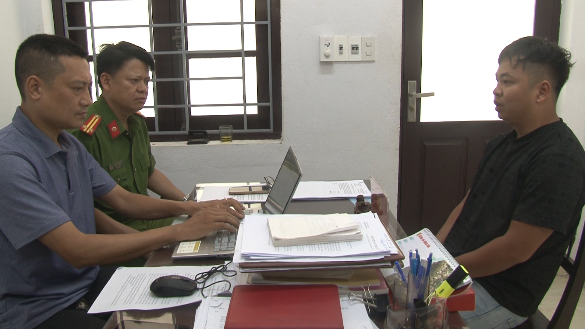 Nam thanh niên giả danh công an để tiếp cận nữ sinh ở Huế