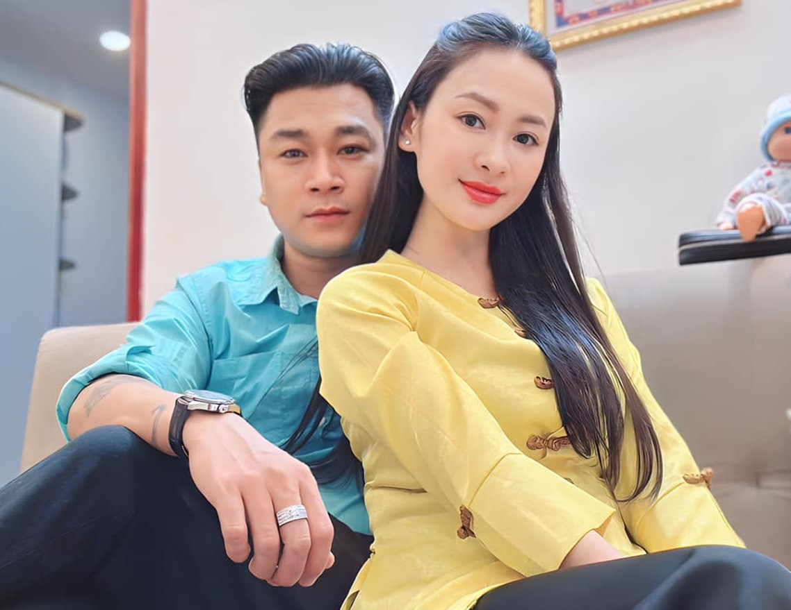 Bị xem là 'người yêu dự bị', cô gái khiến bạn trai cũ 'cưa' lại, cưới bằng được