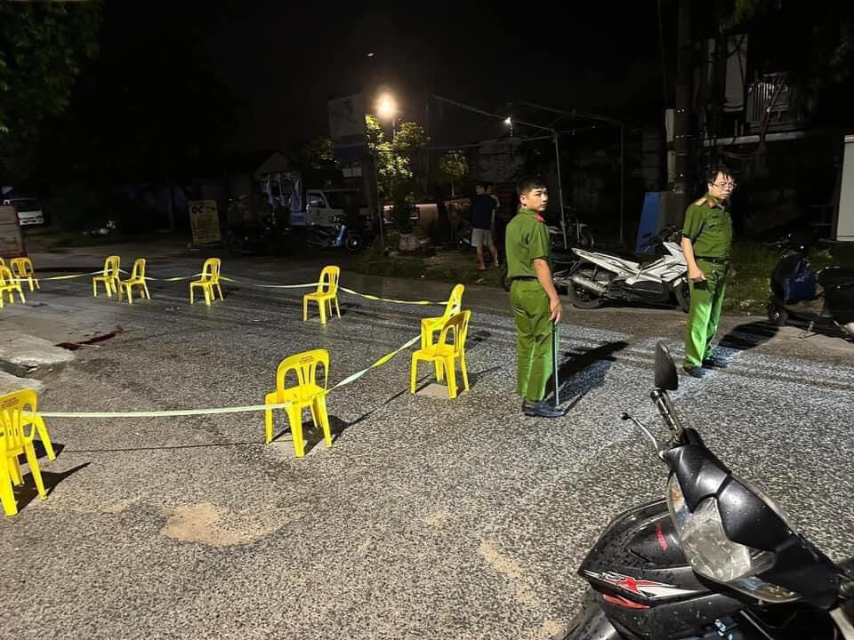 Mâu thuẫn gia đình, người đàn ông chém bố và anh trai