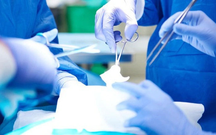 Bỏ quên băng gạc y tế trong bụng gần 14 năm
