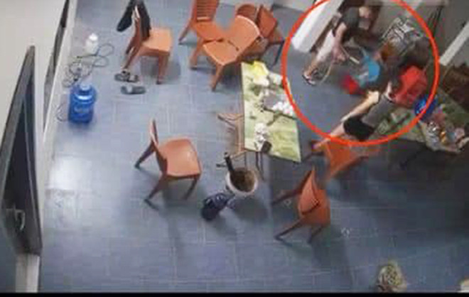 Khẩn trương điều tra, xử lý vụ bé 11 tuổi nghi bị mẹ và người tình bạo hành