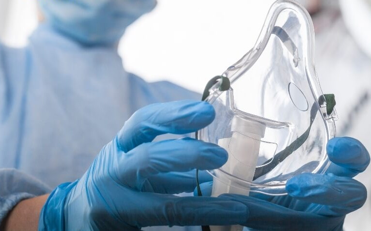 Bác sĩ kể khoảnh khắc cứu nam hành khách khó thở trên máy bay