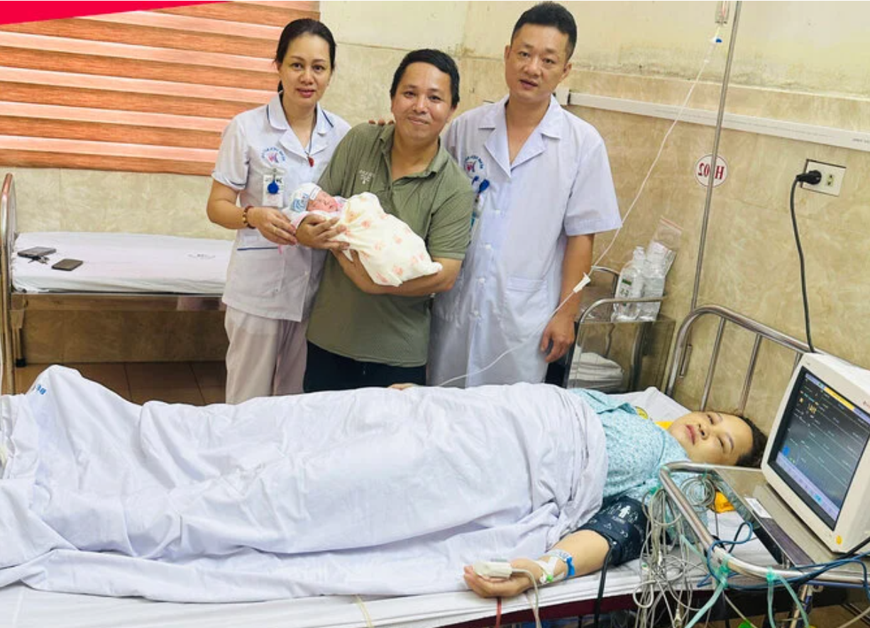 Cứu sống sản phụ sốc mất máu do rau cài răng lược, vỡ tử cung