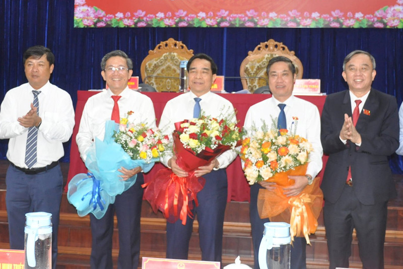 Phê chuẩn kết quả bầu 2 Phó Chủ tịch UBND tỉnh Quảng Nam 