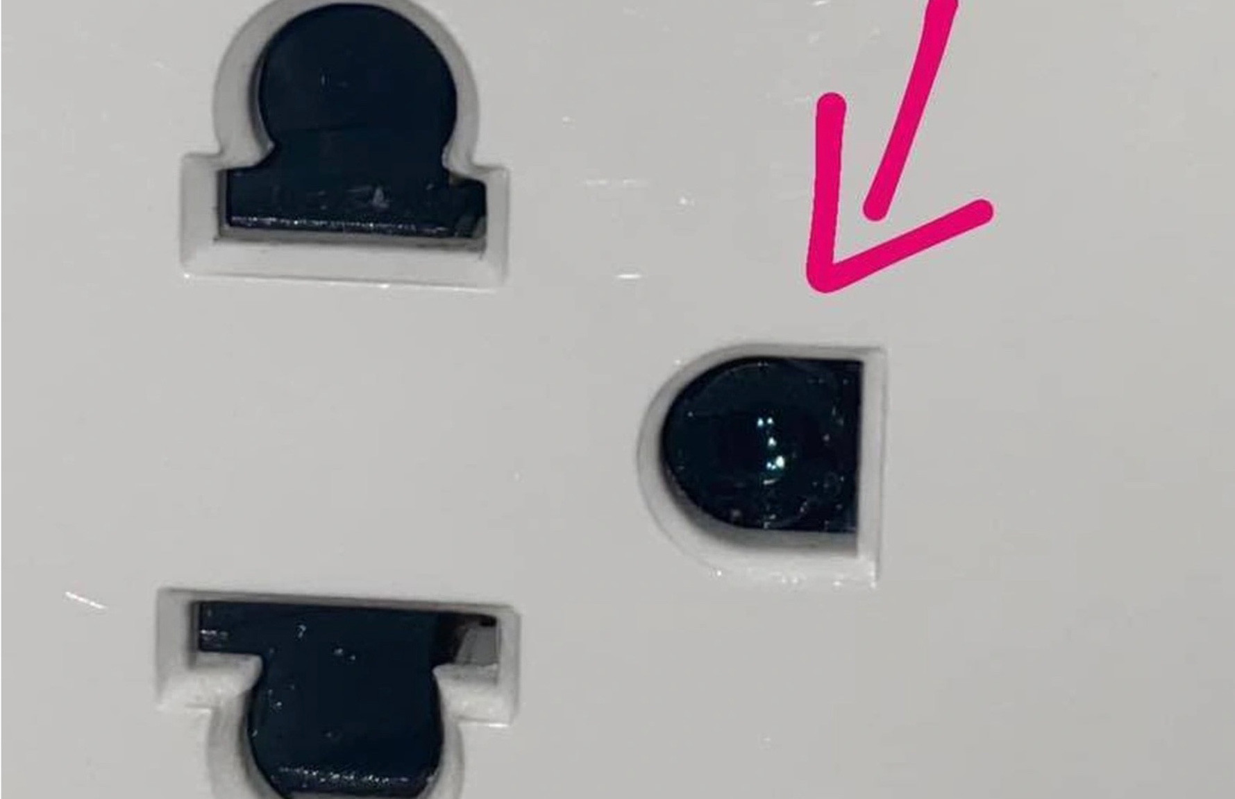 Cảnh sát hình sự vào cuộc vụ camera quay lén trong ổ điện ở phòng trọ