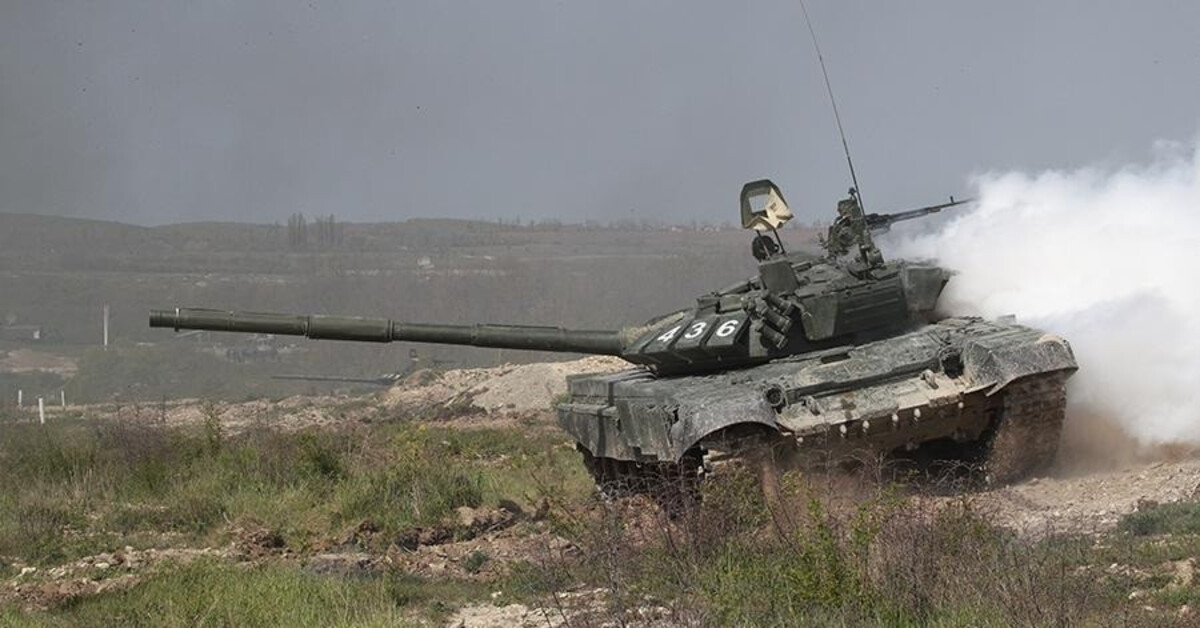 Cận cảnh xe tăng T-72B3M Nga oanh tạc cứ điểm Ukraine