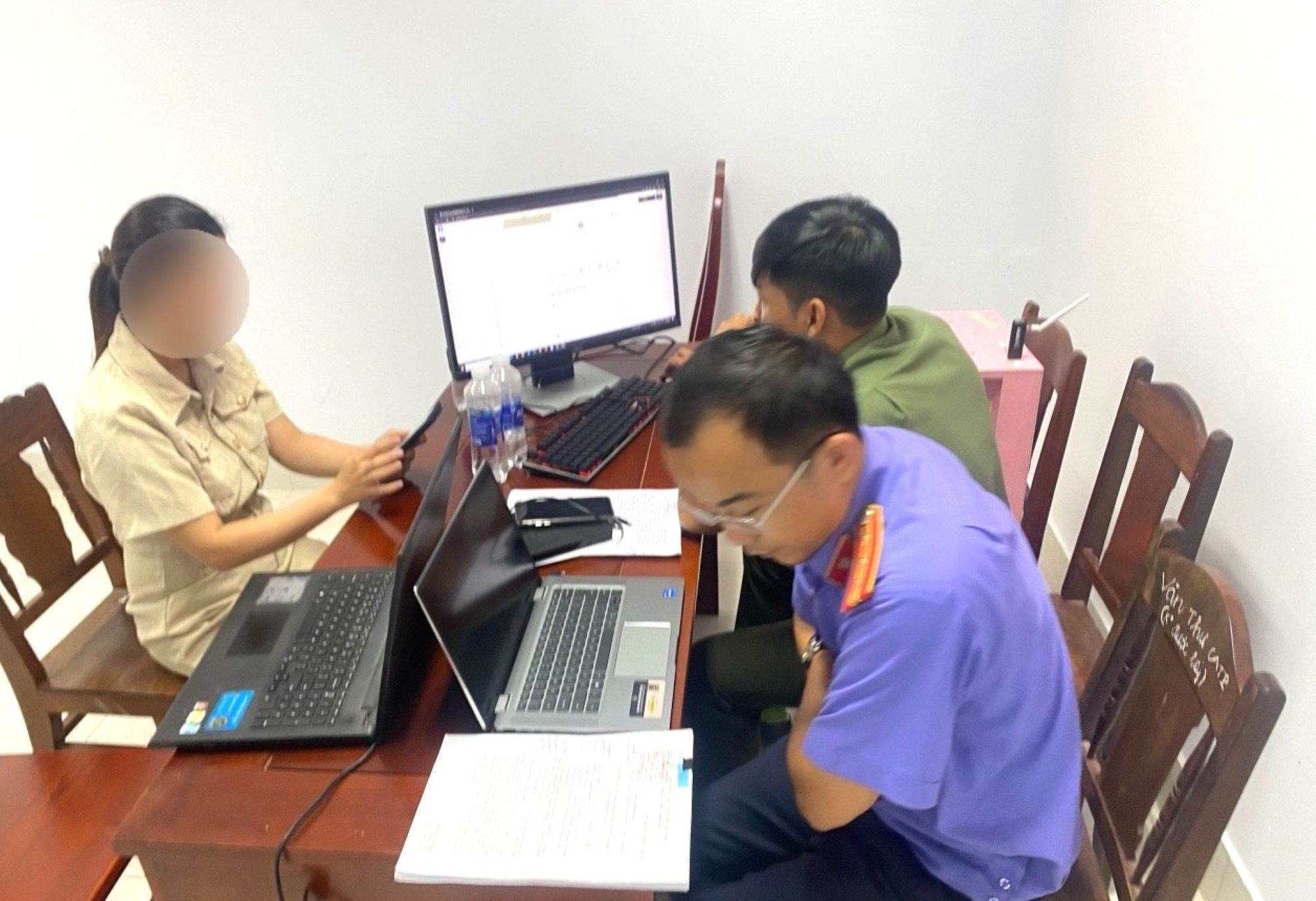 Bắt nhóm chuyên phát tán mã độc chiếm tài khoản mạng xã hội hàng ngàn người