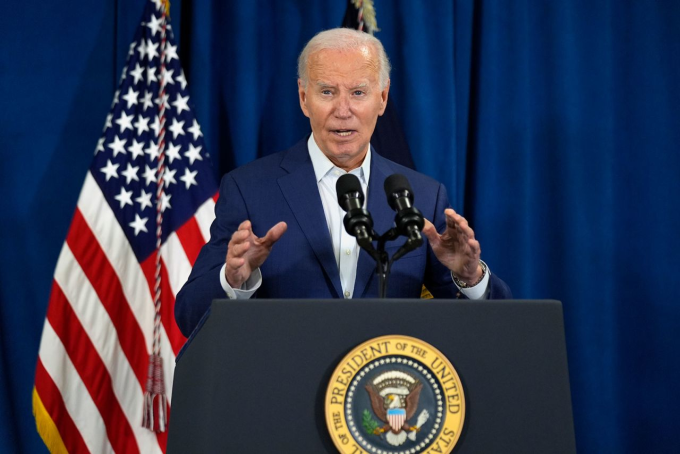 Tổng thống Biden nói chuyện với ông Trump sau vụ nổ súng