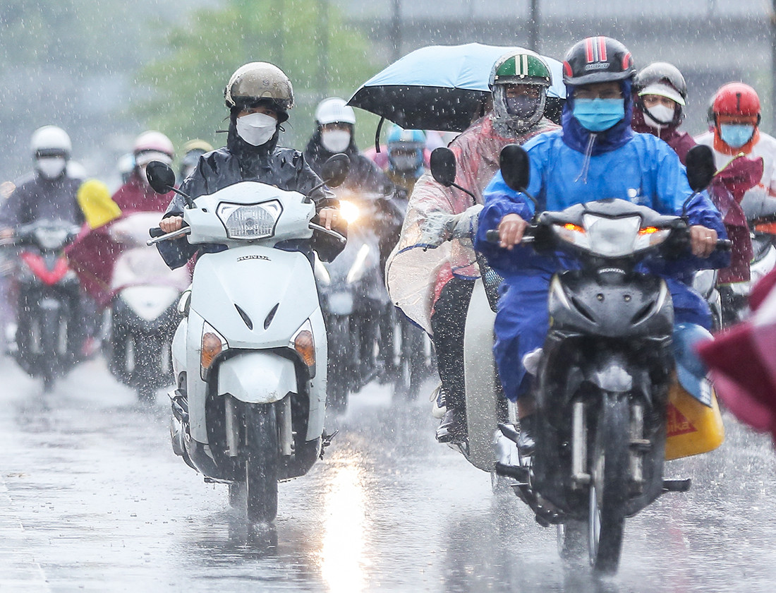 Dự báo thời tiết ngày mai 15/7: Mưa lớn từ Bắc vào Nam, biển động