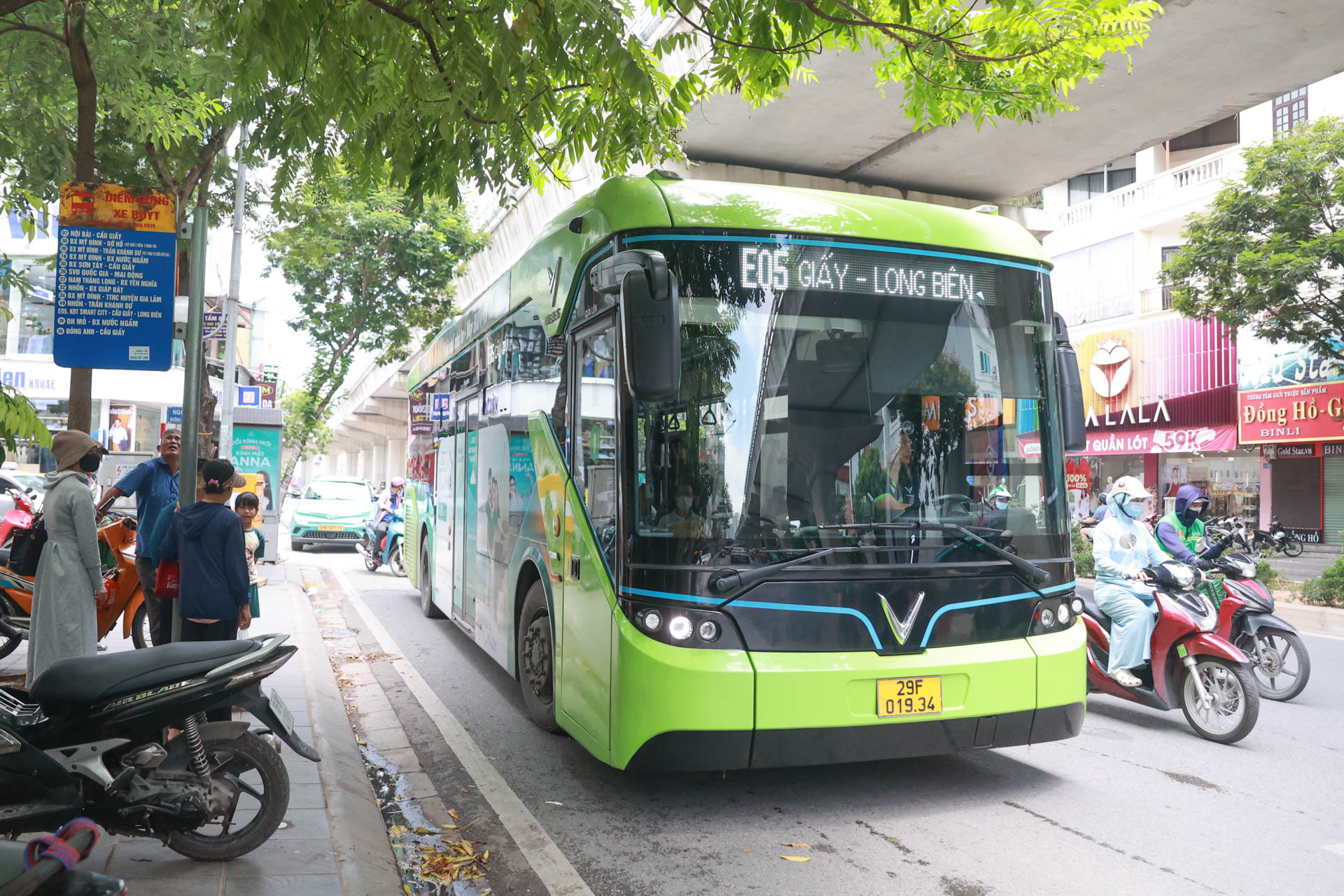 Hà Nội phấn đấu trước năm 2035 chuyển đổi toàn bộ sang xe buýt điện