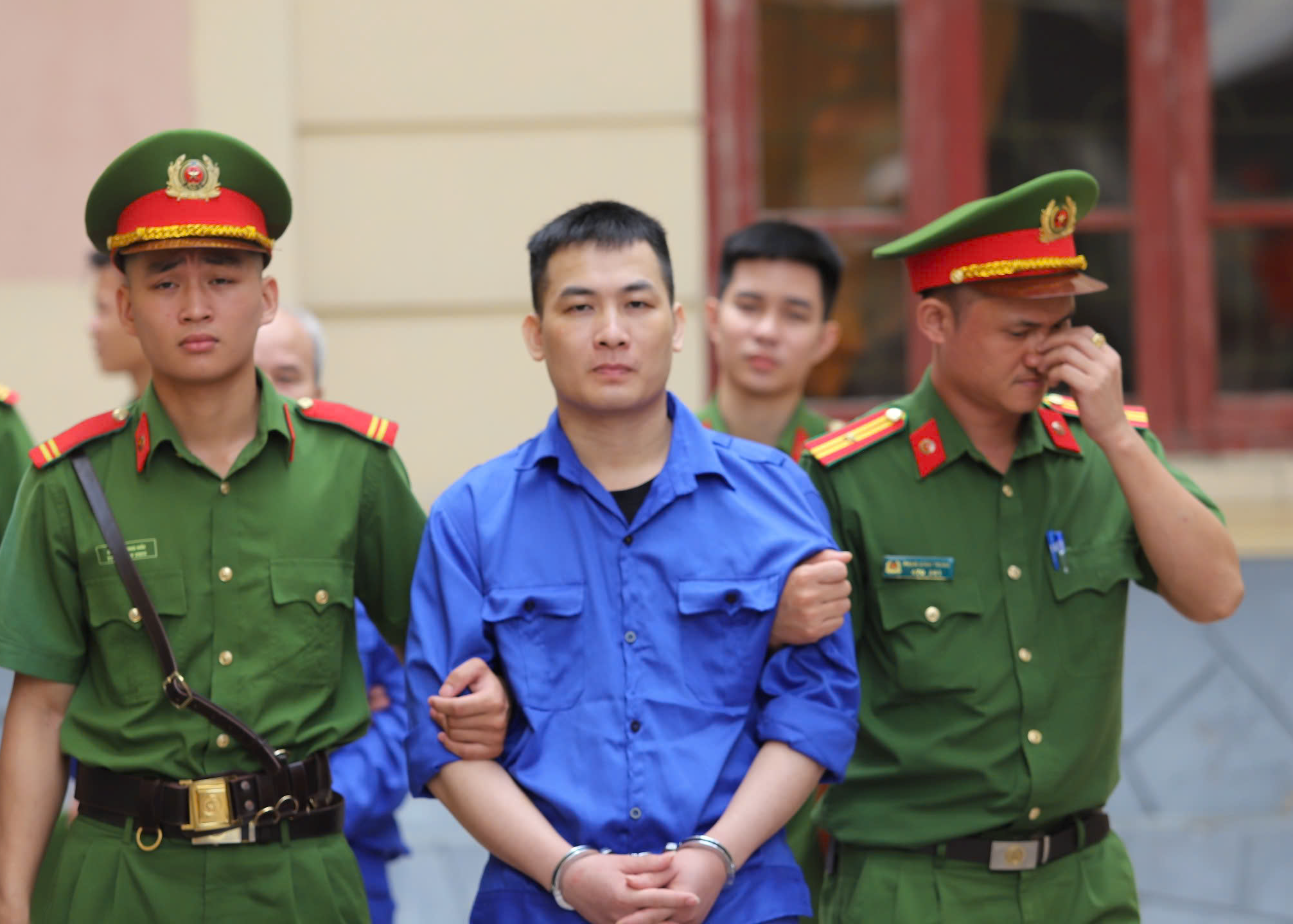 Hai cựu cán bộ công an Hà Tĩnh lĩnh 33 năm tù vì buôn bán ma túy