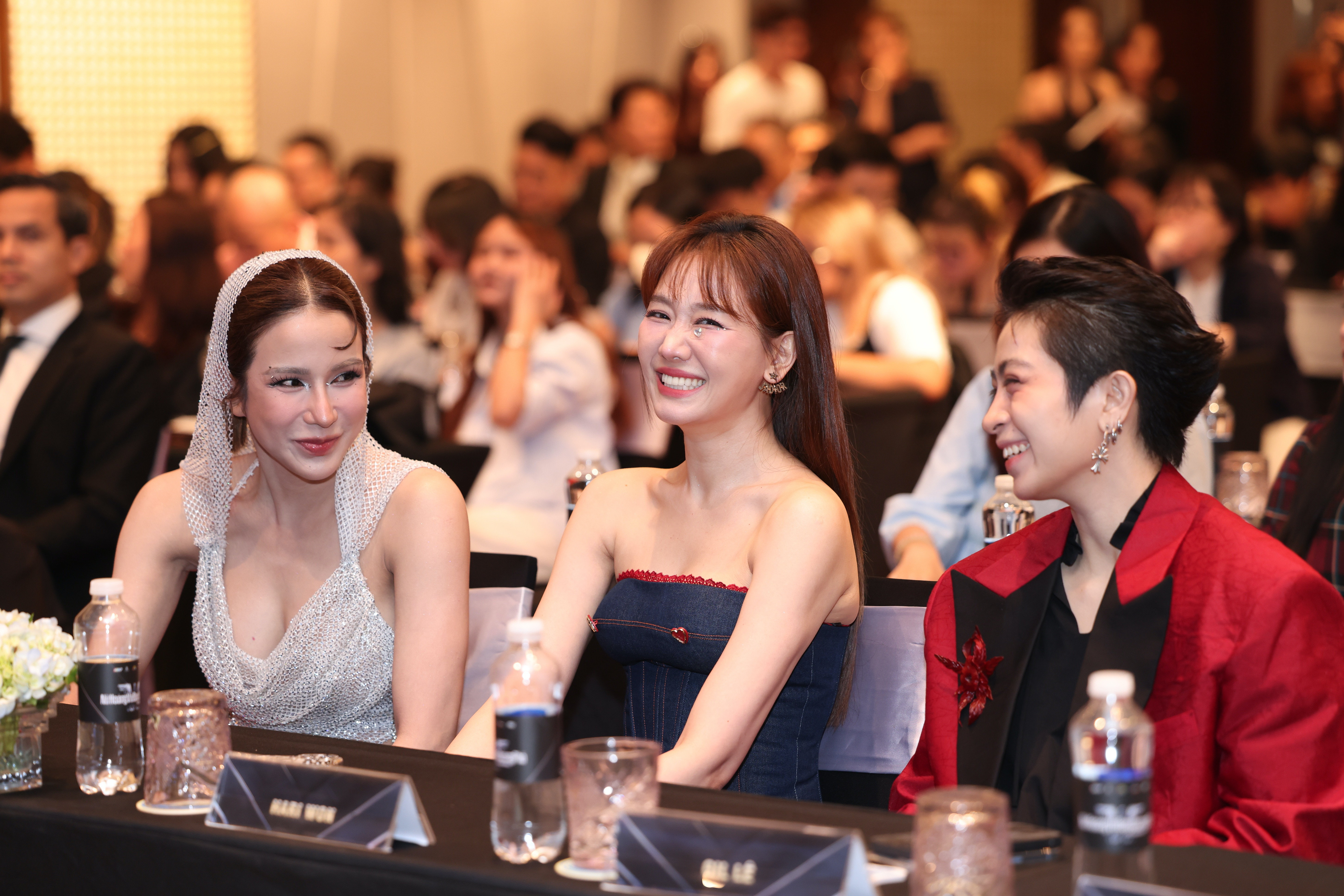 Bị chê nhảy kém vẫn làm giám khảo show thực tế về vũ đạo, Hari Won nói gì?