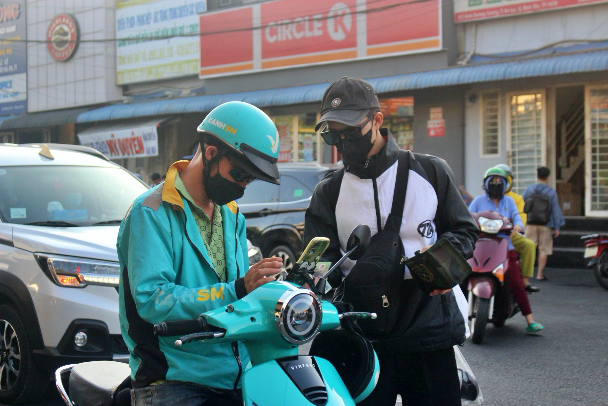 Dự báo thời tiết TP.HCM ngày 22/7: Nắng gián đoạn, mưa dông về chiều tối