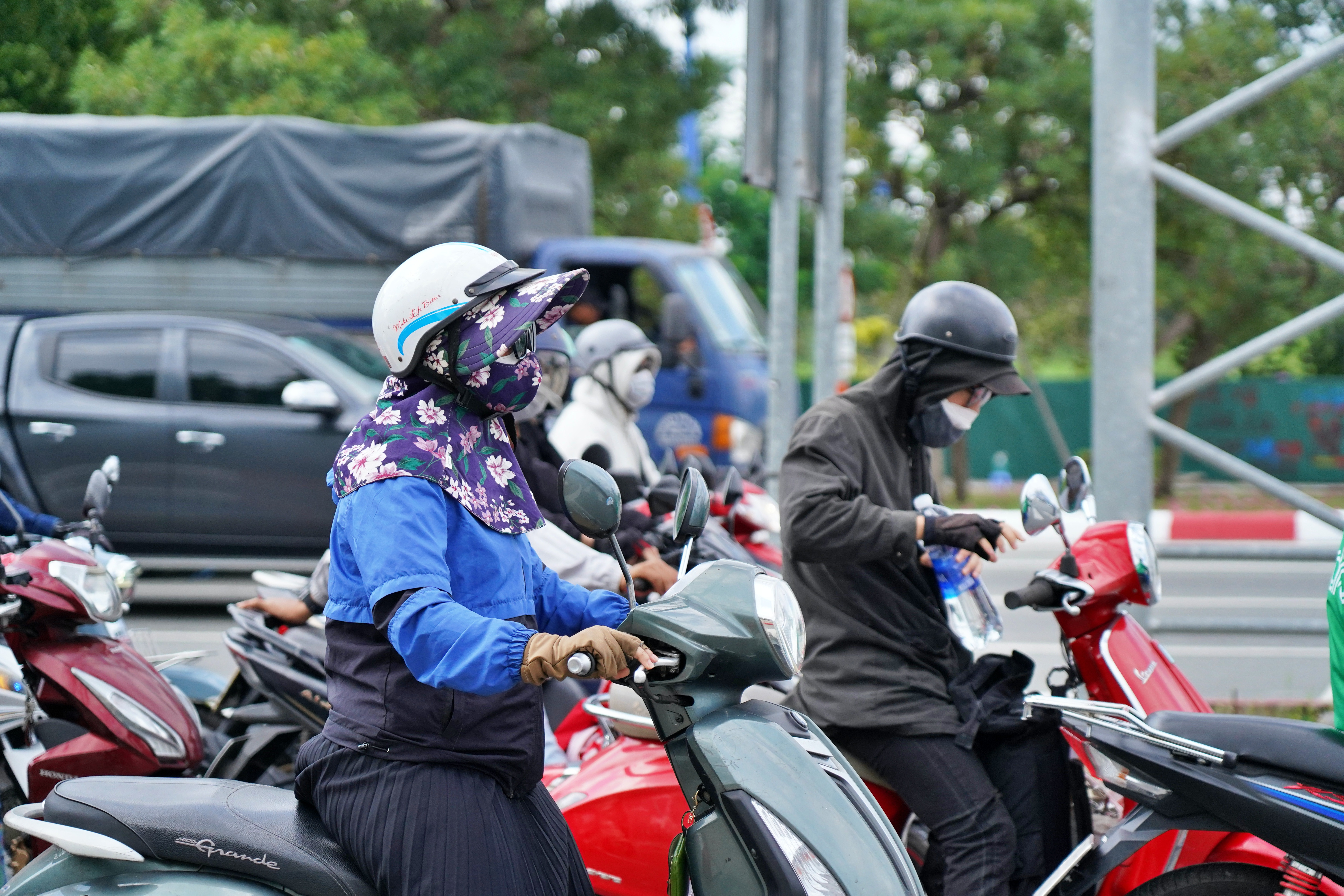 Dự báo thời tiết TP.HCM ngày 25/7: Nắng gián đoạn, mưa dông về chiều tối