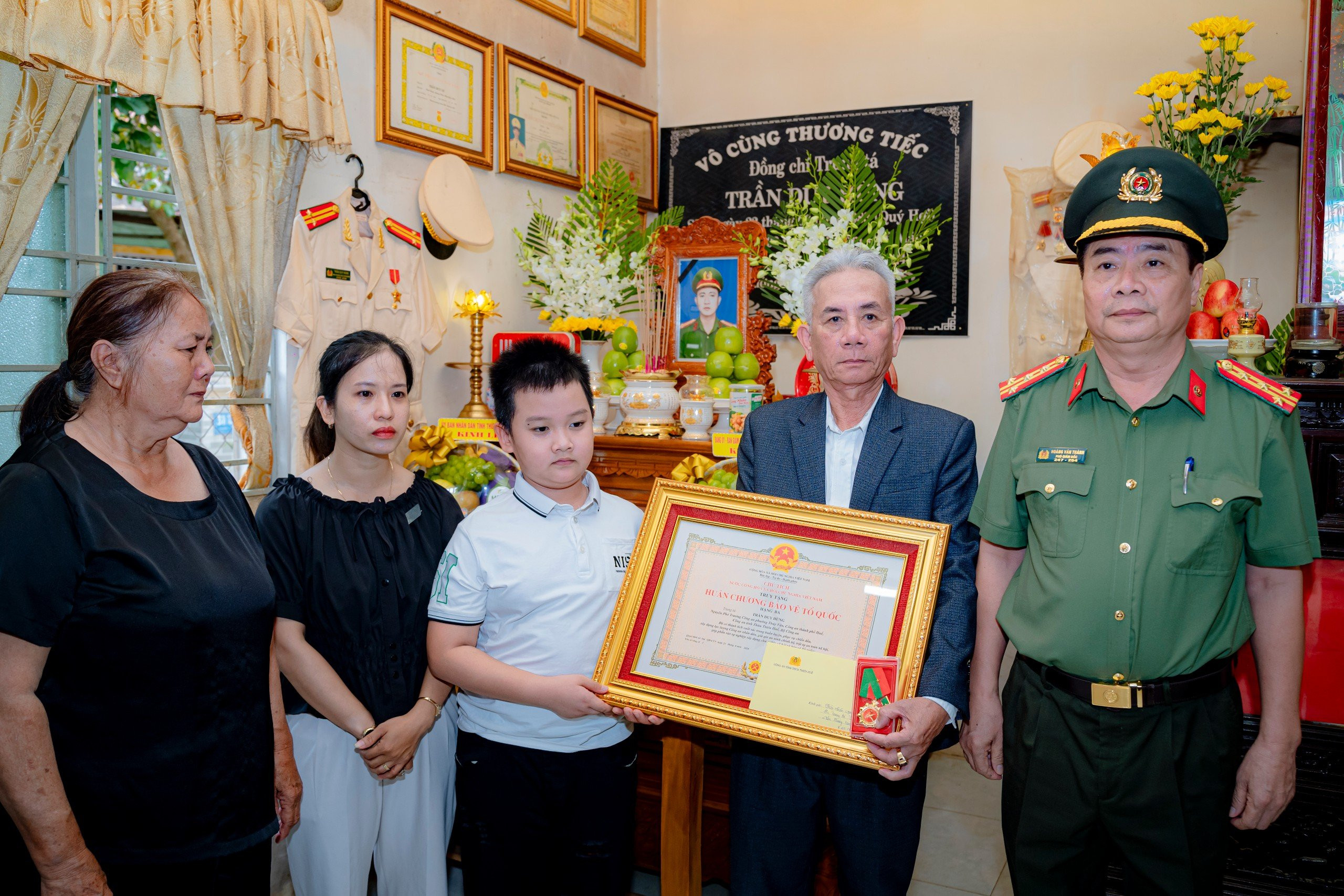 Truy tặng Huân chương Bảo vệ Tổ quốc cho phó trưởng công an phường hy sinh ở Huế