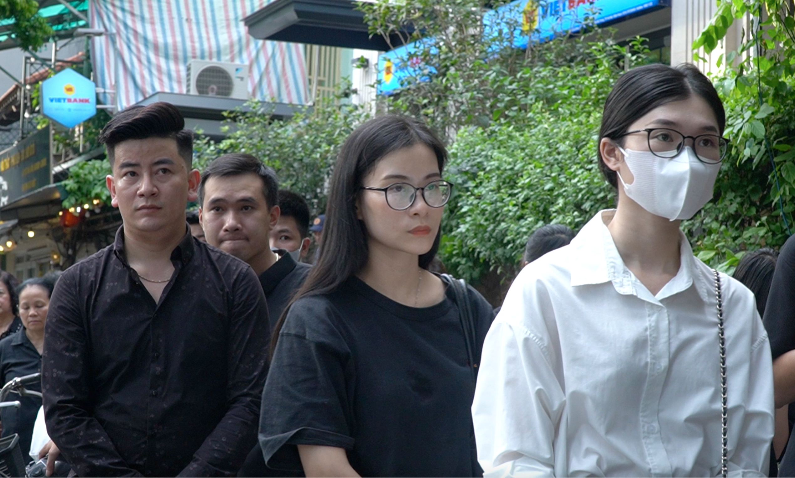 Người trẻ rơi nước mắt tiễn biệt Tổng Bí thư Nguyễn Phú Trọng 