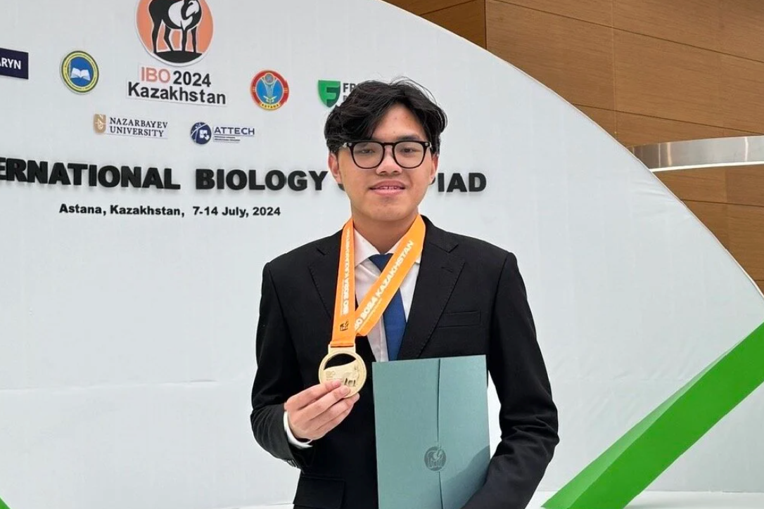 Nam sinh lớp 12 lập cú đúp huy chương Olympic Sinh học quốc tế