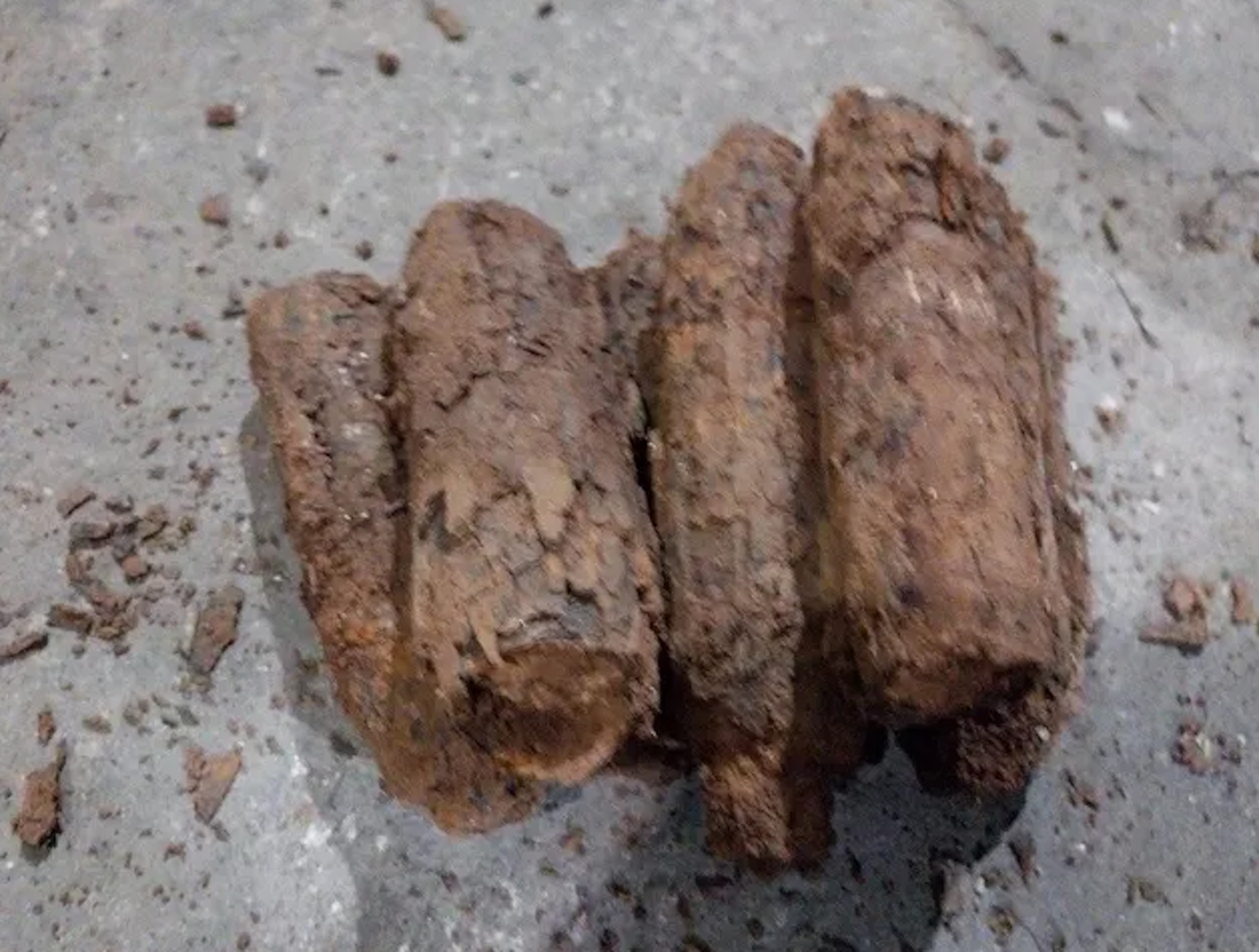 Phát hiện 8 quả đạn nguyên đầu nổ khi chuẩn bị đưa rác vào lò đốt